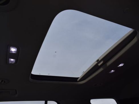 Used 2019 Chevrolet Traverse RS image 40