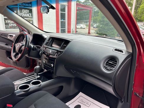 Used 2015 Nissan Pathfinder S FWD image 25