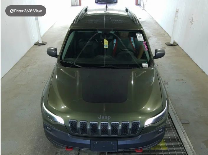 Used 2019 Jeep Cherokee Trailhawk AWD/4WD image 4