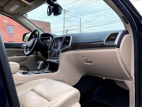 Used 2018 Jeep Grand Cherokee Limited AWD/4WD image 14
