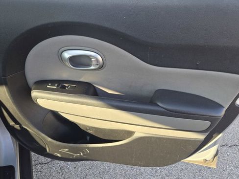 Used 2015 Kia Soul image 3