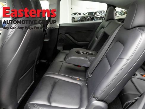 Used 2021 Tesla Model Y Long Range image 16