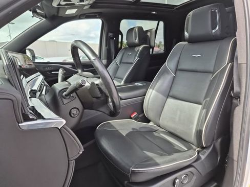 Used 2021 Cadillac Escalade Sport w/ LPO, Illumination Package image 16