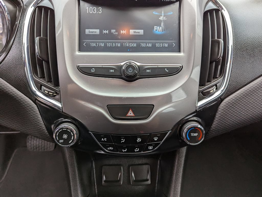 Used 2018 Chevrolet Cruze LT FWD image 22