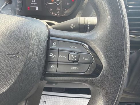 Used 2025 RAM ProMaster 2500 w/ Convenience Group FWD image 9