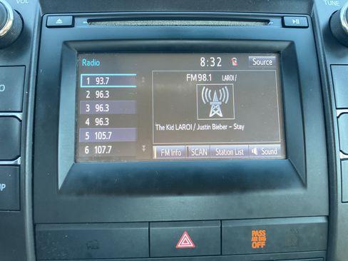Used 2015 Toyota Camry LE FWD image 16