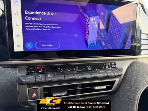 Used 2025 Toyota Camry XLE image 18