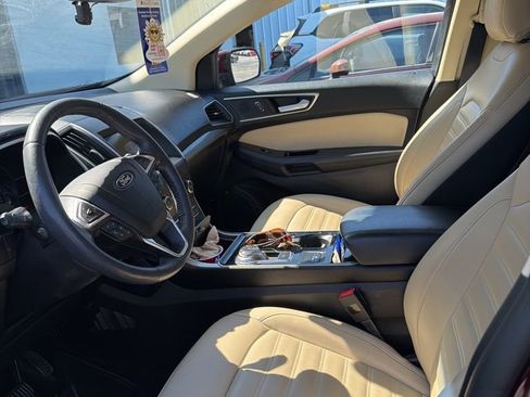 Used 2019 Ford Edge SEL w/ Equipment Group 201A FWD image 4