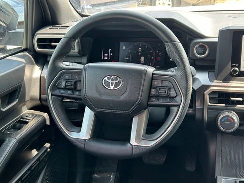 Used 2025 Toyota 4Runner SR5 RWD image 39