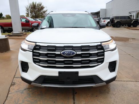 New 2025 Ford Explorer Active image 11