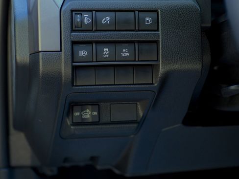 Used 2024 Toyota Tacoma TRD Off-Road AWD/4WD image 10