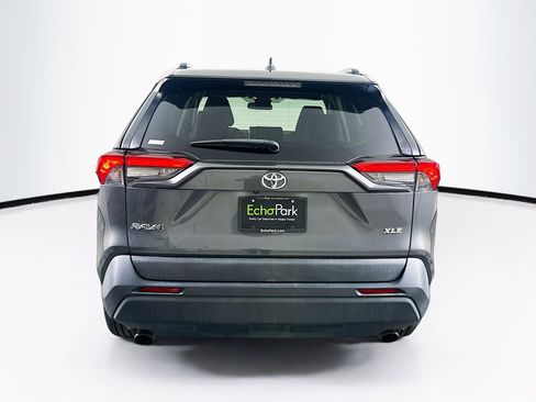 Used 2019 Toyota RAV4 XLE Premium image 7