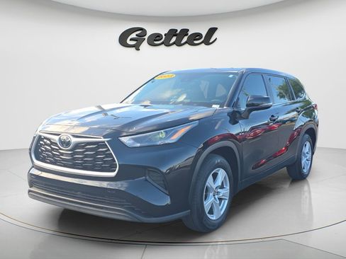 Used 2023 Toyota Highlander L FWD image 1