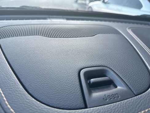 Used 2016 Jeep Cherokee Sport image 59