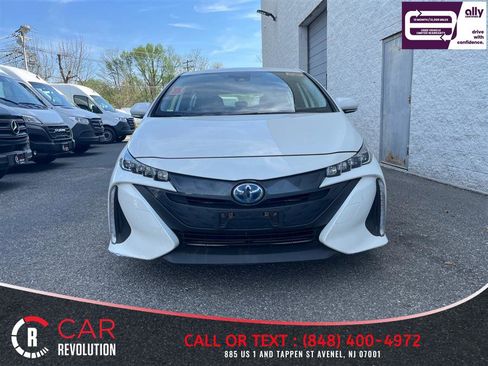 Used 2020 Toyota Prius Prime LE FWD image 2