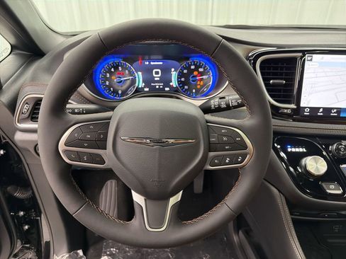 New 2026 Chrysler Pacifica Pinnacle w/ Trailer Tow Group image 23