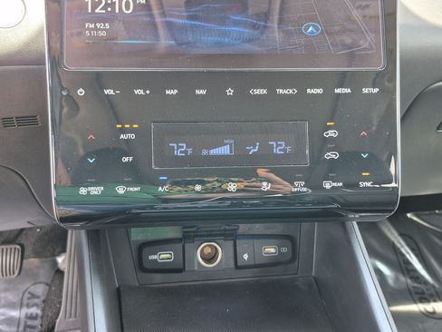 Certified 2023 Hyundai Tucson Limited AWD/4WD image 28