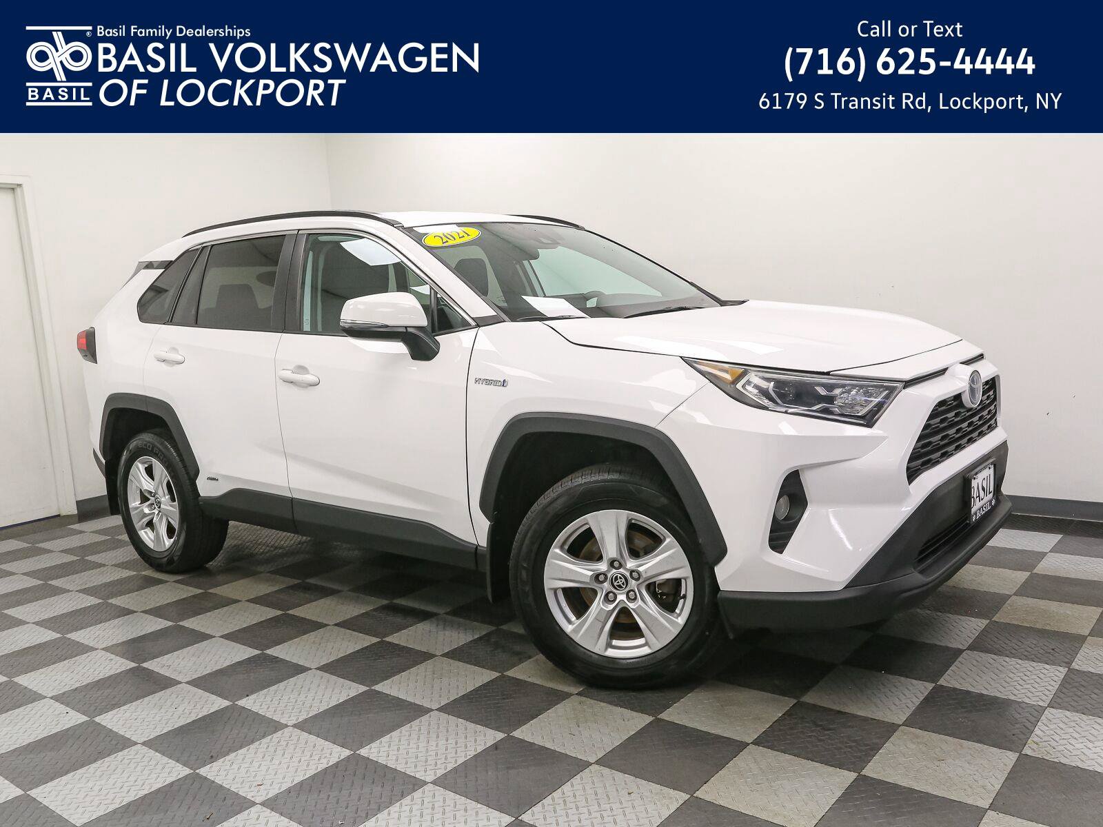 Used 2021 Toyota RAV4 XLE AWD/4WD image 1
