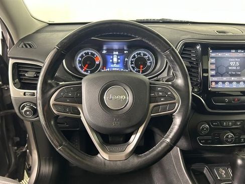 Used 2019 Jeep Cherokee Limited FWD image 15