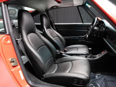 Used 1995 Porsche 911 Carrera RWD image 10