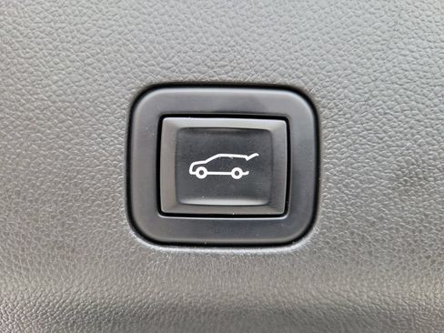 Used 2023 GMC Yukon Denali AWD/4WD image 9