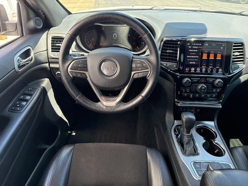 Used 2020 Jeep Grand Cherokee Altitude AWD/4WD image 9