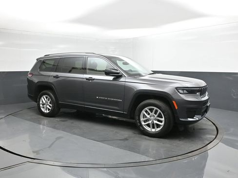 Used 2021 Jeep Grand Cherokee L Laredo w/ Luxury Tech Group I image 17