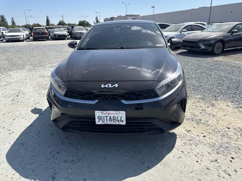 Used 2023 Kia Forte LXS FWD image 2