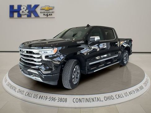Used 2025 Chevrolet Silverado 1500 High Country w/ Technology Package AWD/4WD image 3