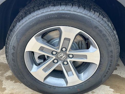 New 2025 Honda Pilot EX-L image 9