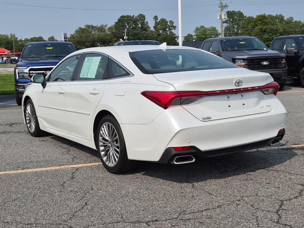 Used 2019 Toyota Avalon Limited w/ Advanced Safety Package FWD image 4