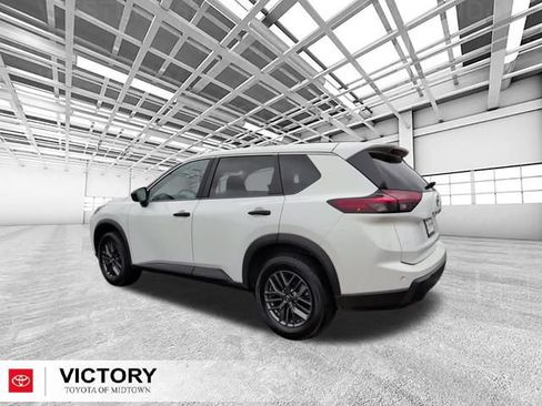 Used 2024 Nissan Rogue S FWD image 6