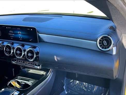 Used 2020 Mercedes-Benz CLA 250 image 18