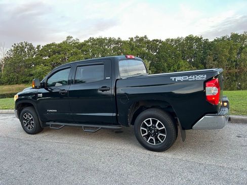 Used 2015 Toyota Tundra SR5 w/ SR5 Upgrade Package image 3