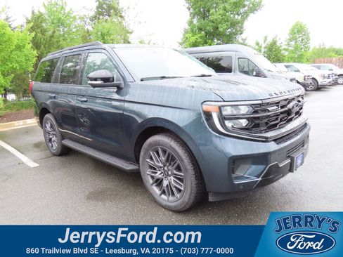 New 2026 Ford Expedition Platinum w/ Stealth Appearance Package AWD/4WD image 1