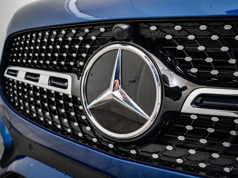 Certified 2025 Mercedes-Benz GLA 250 4MATIC image 3