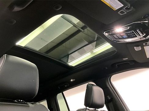 Used 2022 Jeep Grand Cherokee Overland image 16