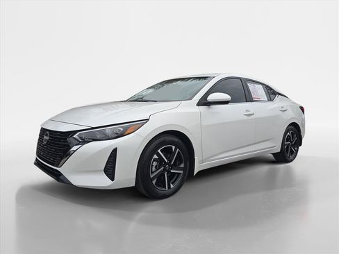 Used 2025 Nissan Sentra SV image 1