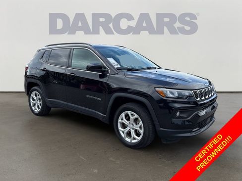 Used 2024 Jeep Compass Latitude AWD/4WD image 1