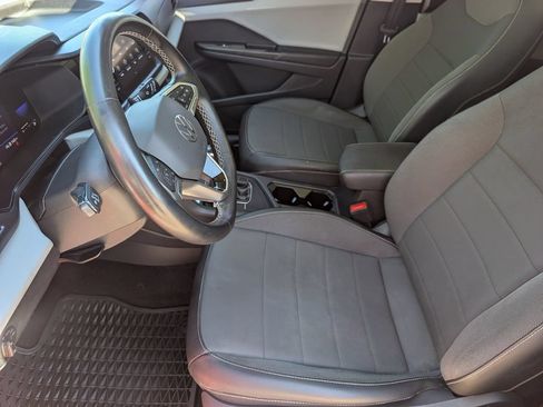 Used 2022 Volkswagen Taos SE w/ Panoramic Sunroof Package FWD image 14