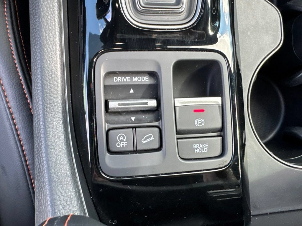 Used 2025 Honda Pilot TrailSport image 41
