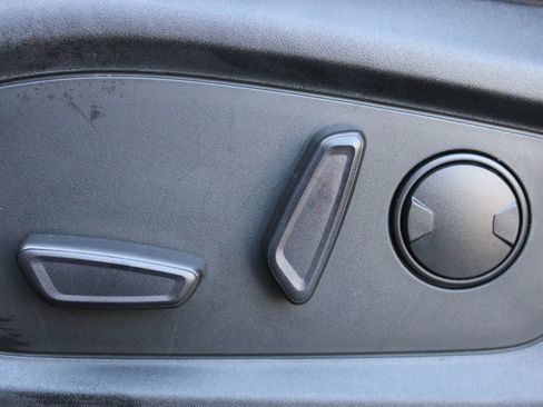 Used 2021 Ford Explorer XLT w/ Equipment Group 202A AWD/4WD image 10