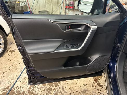 Certified 2025 Toyota RAV4 XLE AWD/4WD image 14