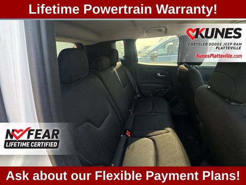 Used 2023 Jeep Renegade Latitude AWD/4WD image 37