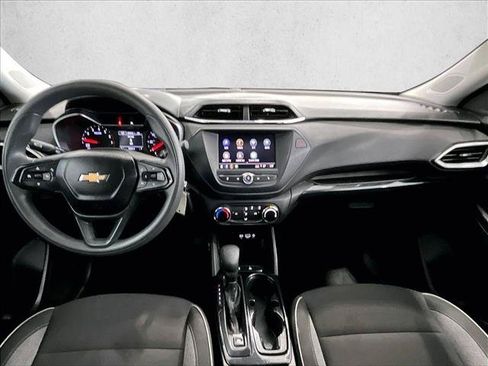Used 2023 Chevrolet TrailBlazer LS FWD image 16
