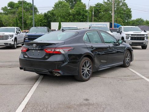 Used 2023 Toyota Camry SE image 6