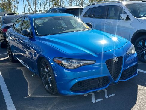 Used 2018 Alfa Romeo Giulia Ti Sport w/ Quick Order Package 22U Sport image 10