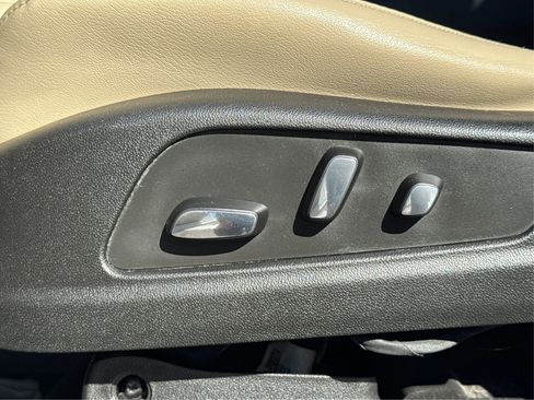 Used 2017 Cadillac XT5 Luxury w/ Driver Awareness Package image 41