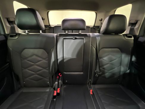 Used 2025 Volkswagen Atlas SE AWD/4WD image 27
