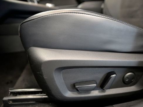 Used 2024 Mitsubishi Outlander SE image 16